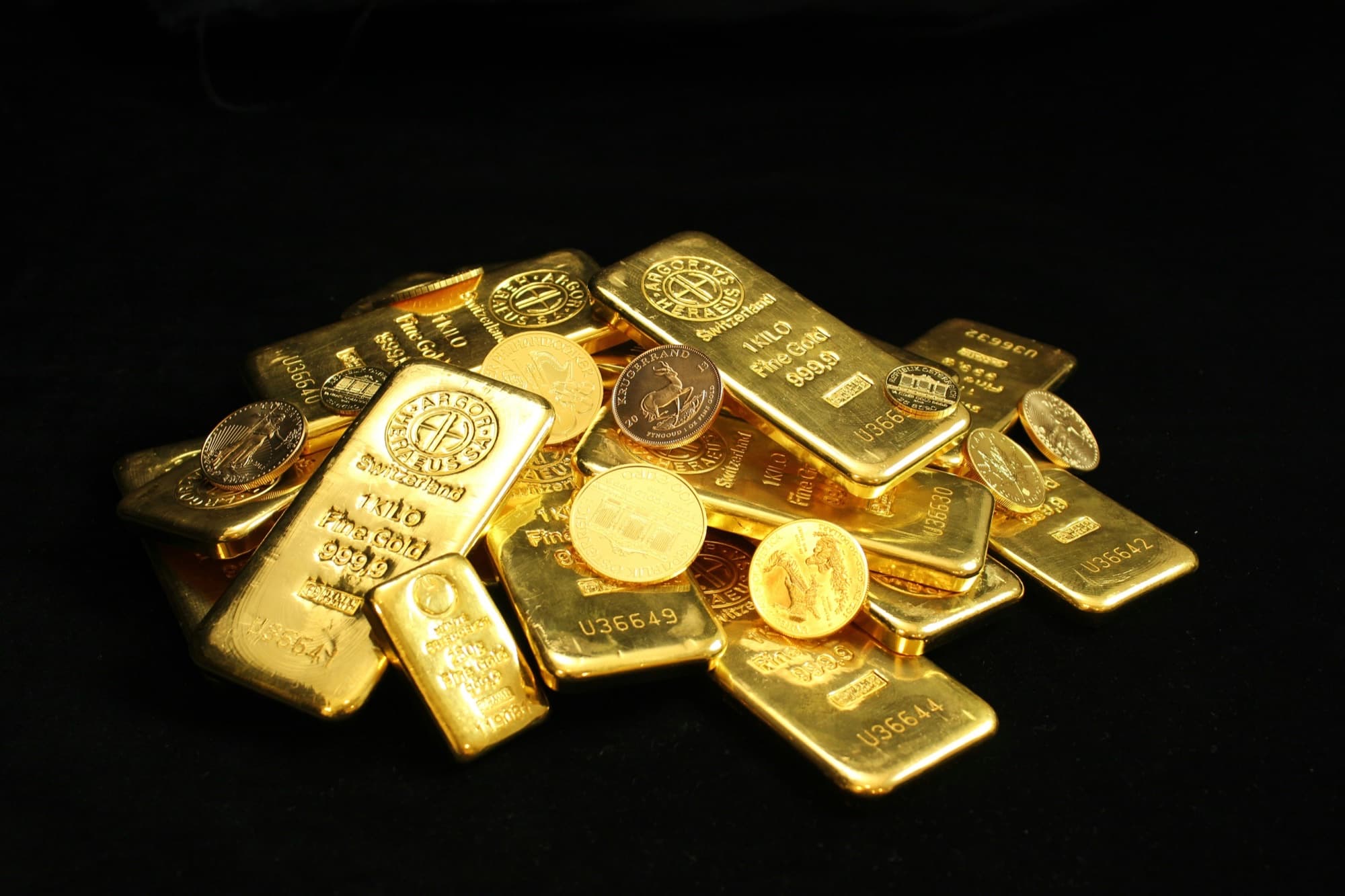 Gold bars and bullion coins